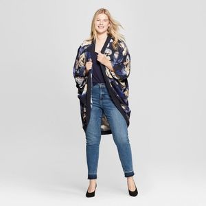 Gift for her: Cocoon Kimono, bag, Jeans, top and jewelry